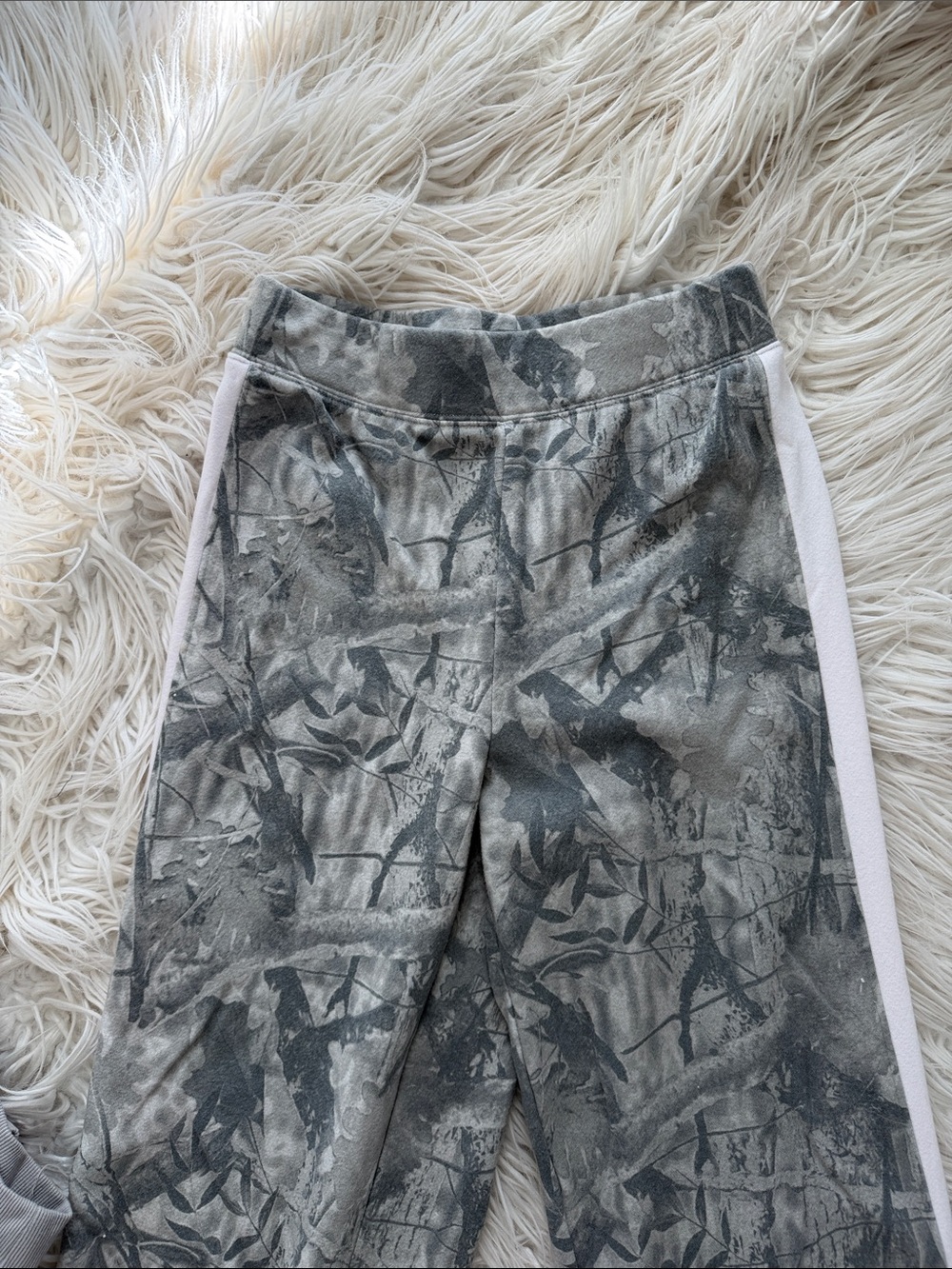 Women’s Camo Set - Picture 7 of 9